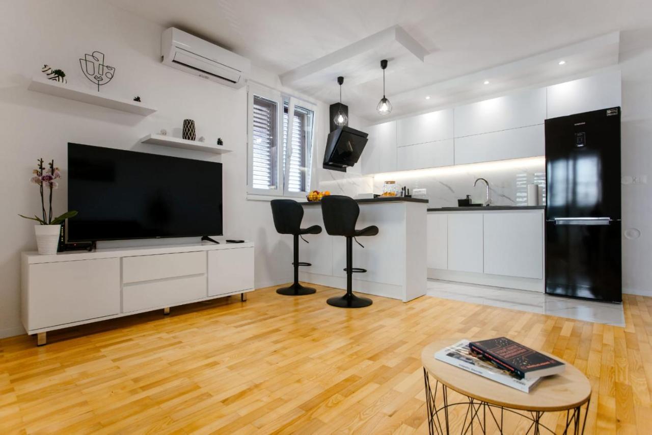 Apartment Bozic Омиш Экстерьер фото