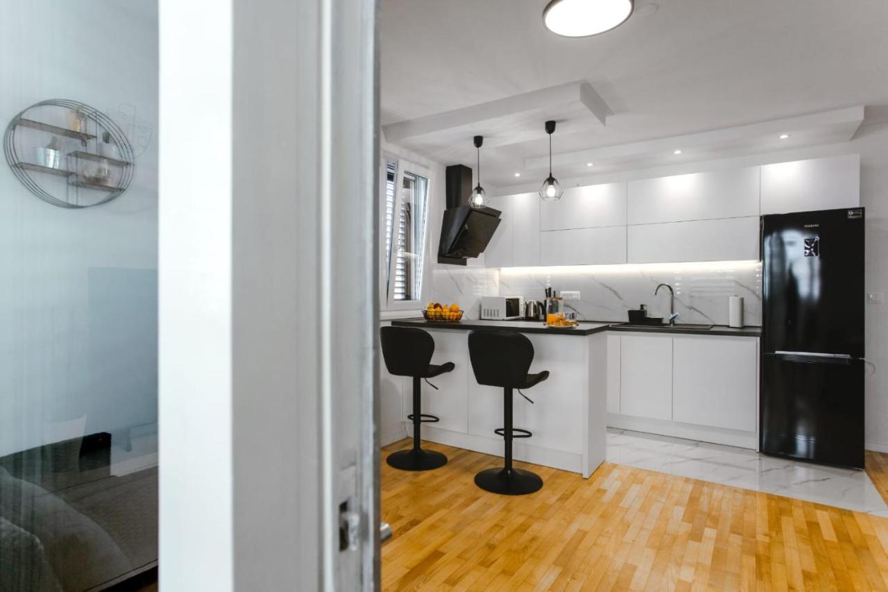 Apartment Bozic Омиш Экстерьер фото
