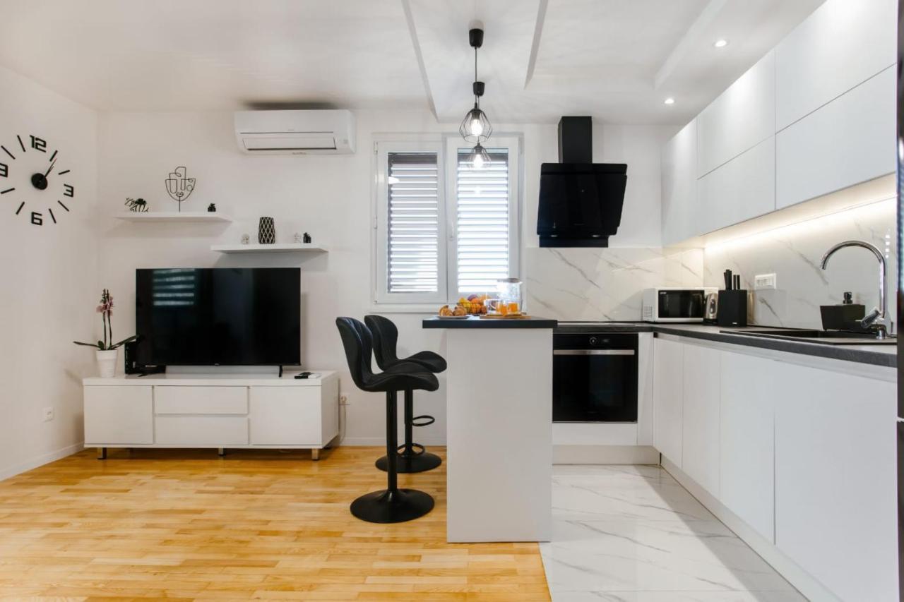 Apartment Bozic Омиш Экстерьер фото