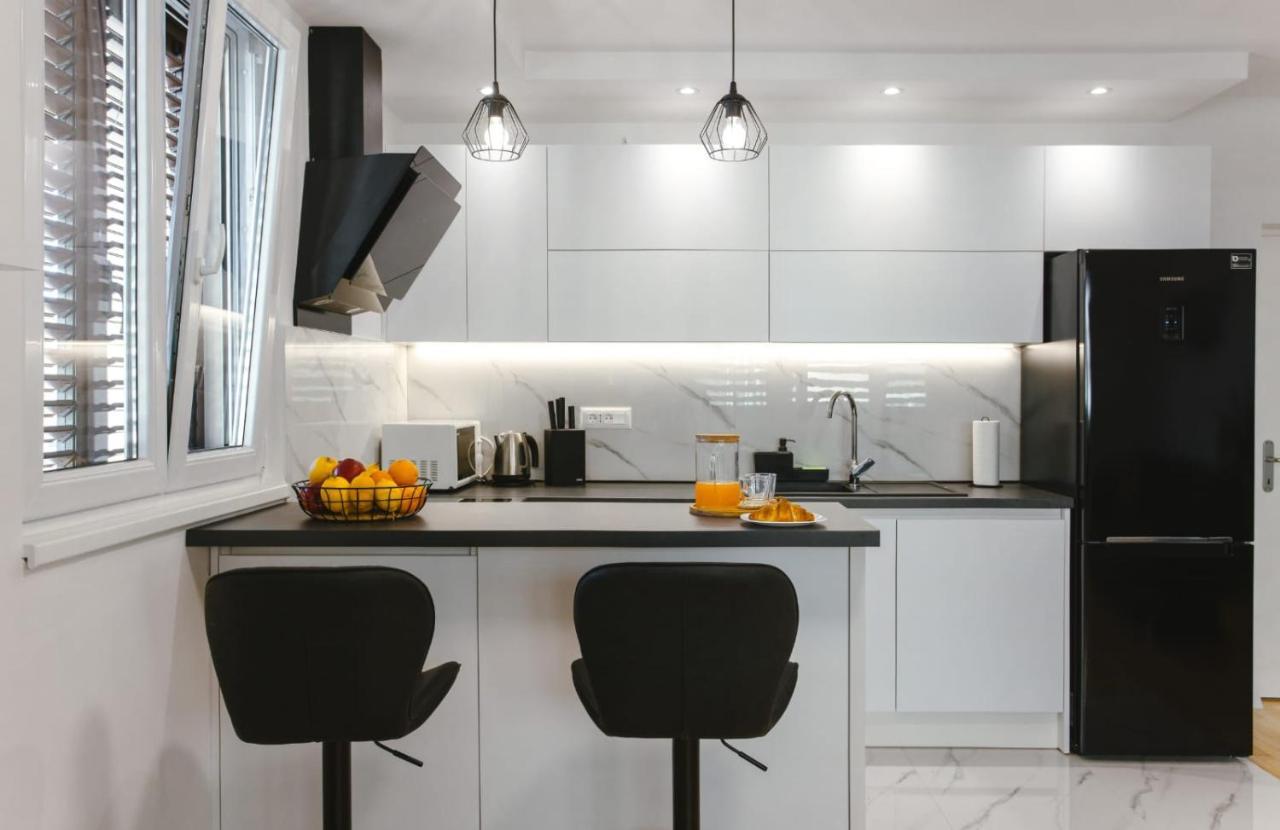 Apartment Bozic Омиш Экстерьер фото