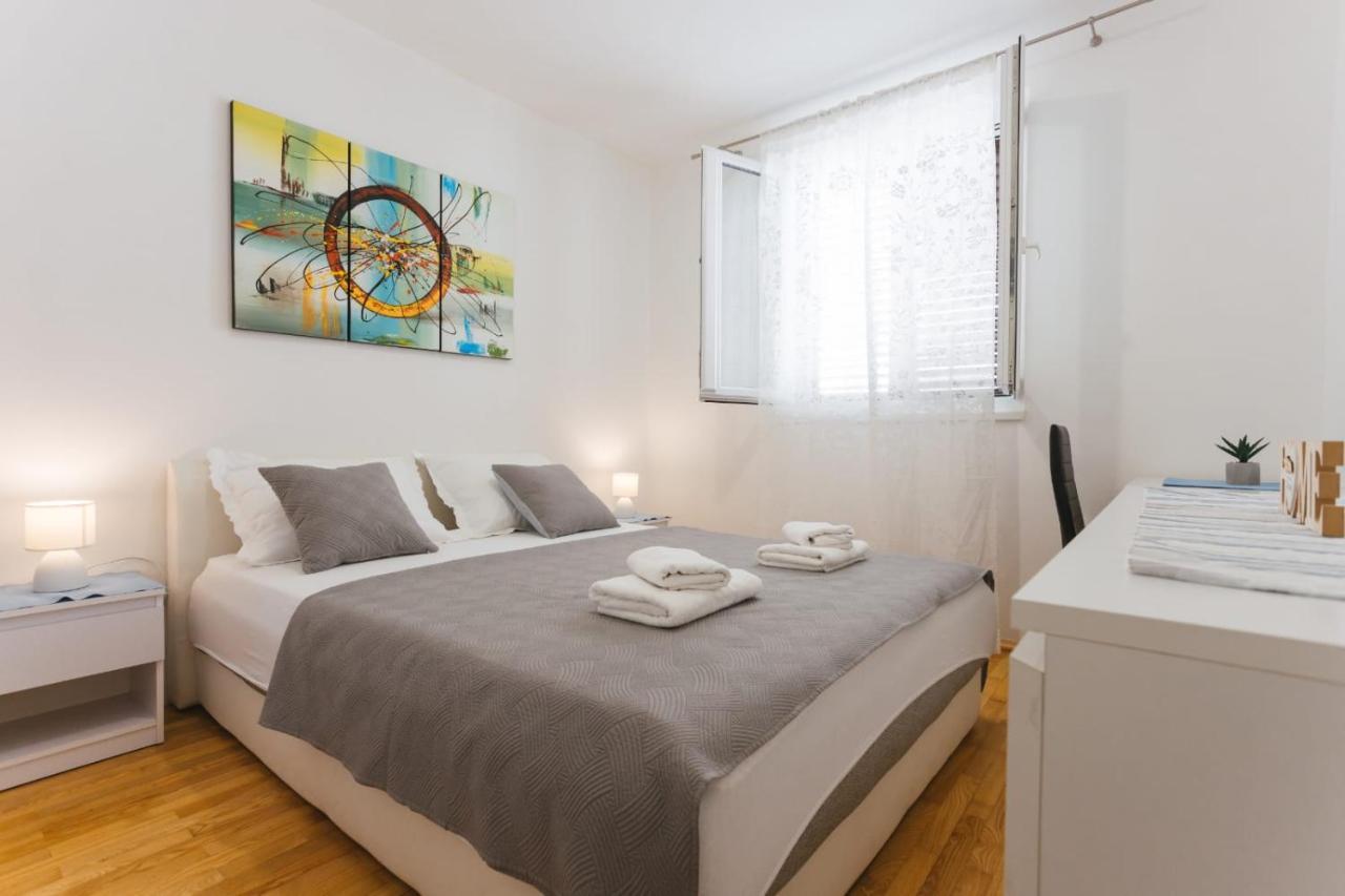 Apartment Bozic Омиш Экстерьер фото