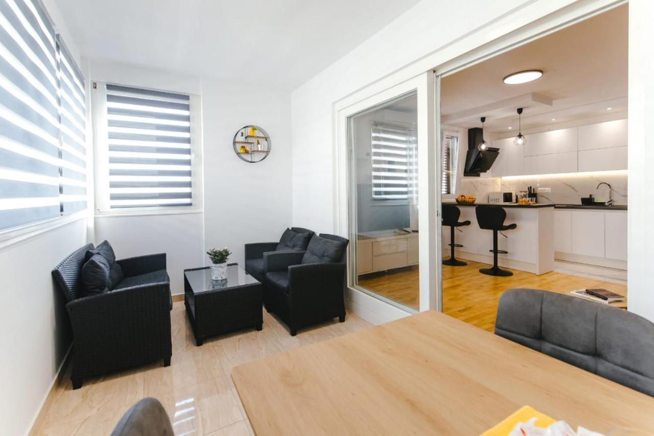 Apartment Bozic Омиш Экстерьер фото