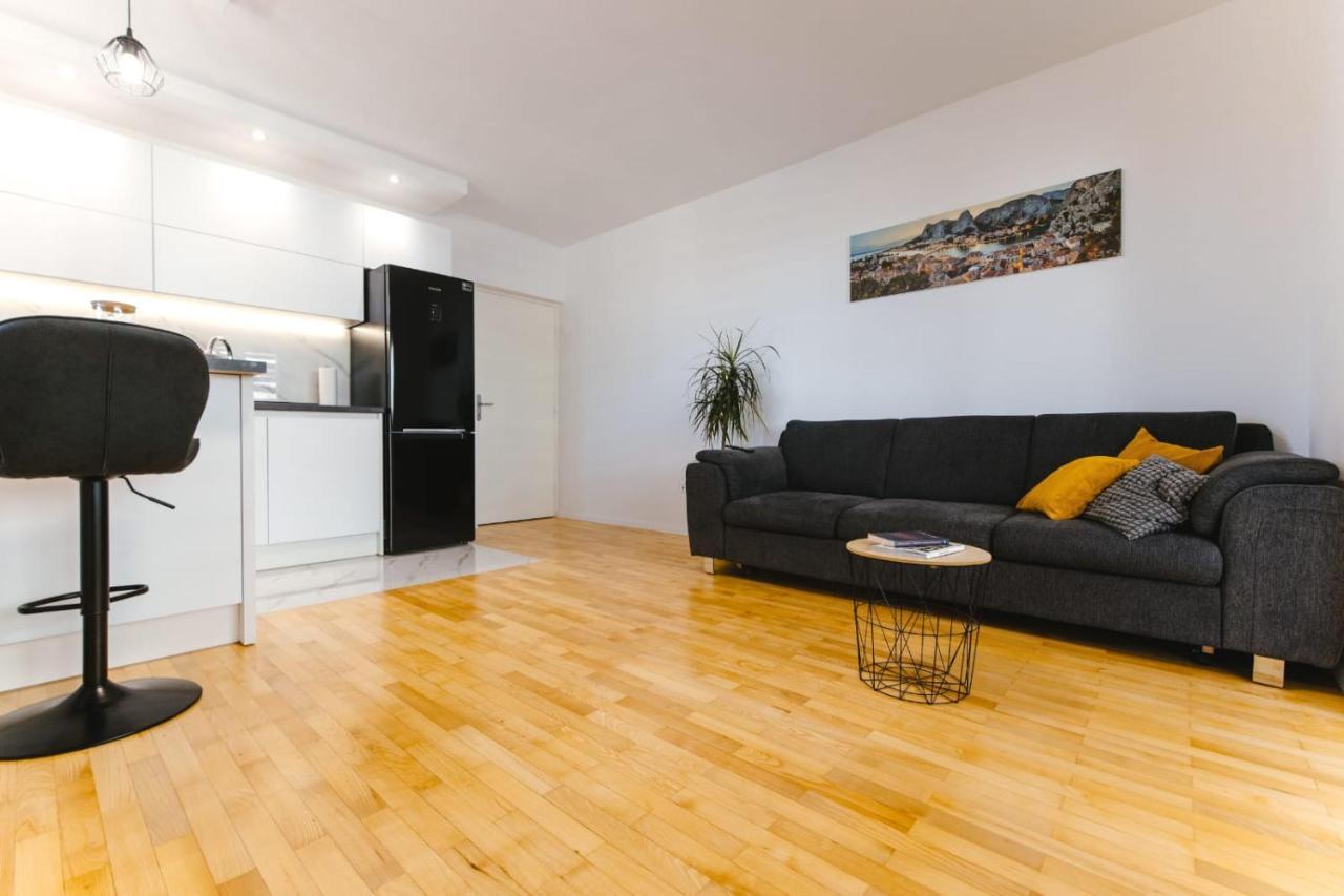 Apartment Bozic Омиш Экстерьер фото