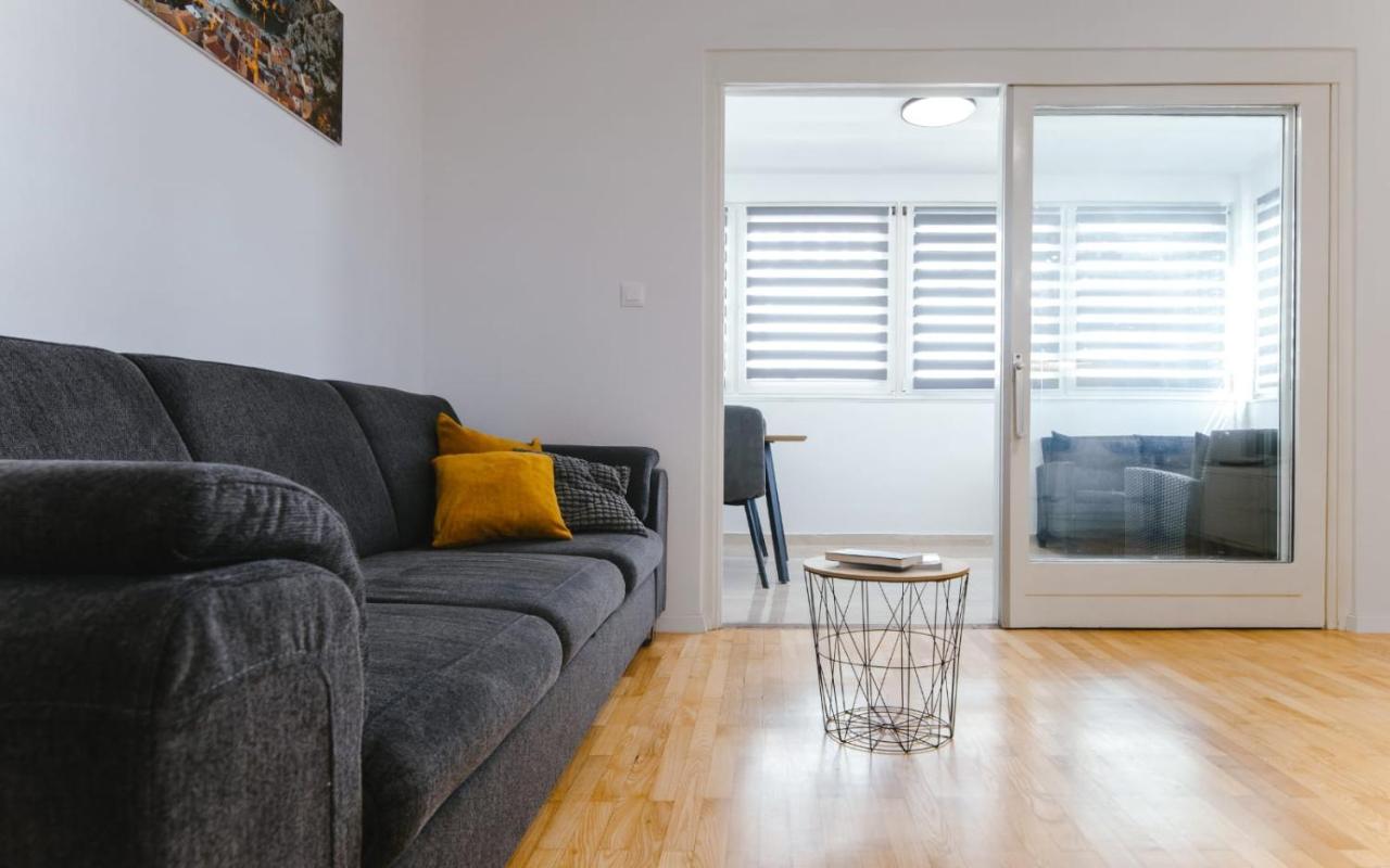 Apartment Bozic Омиш Экстерьер фото