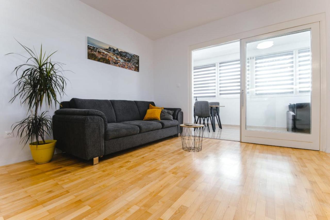 Apartment Bozic Омиш Экстерьер фото