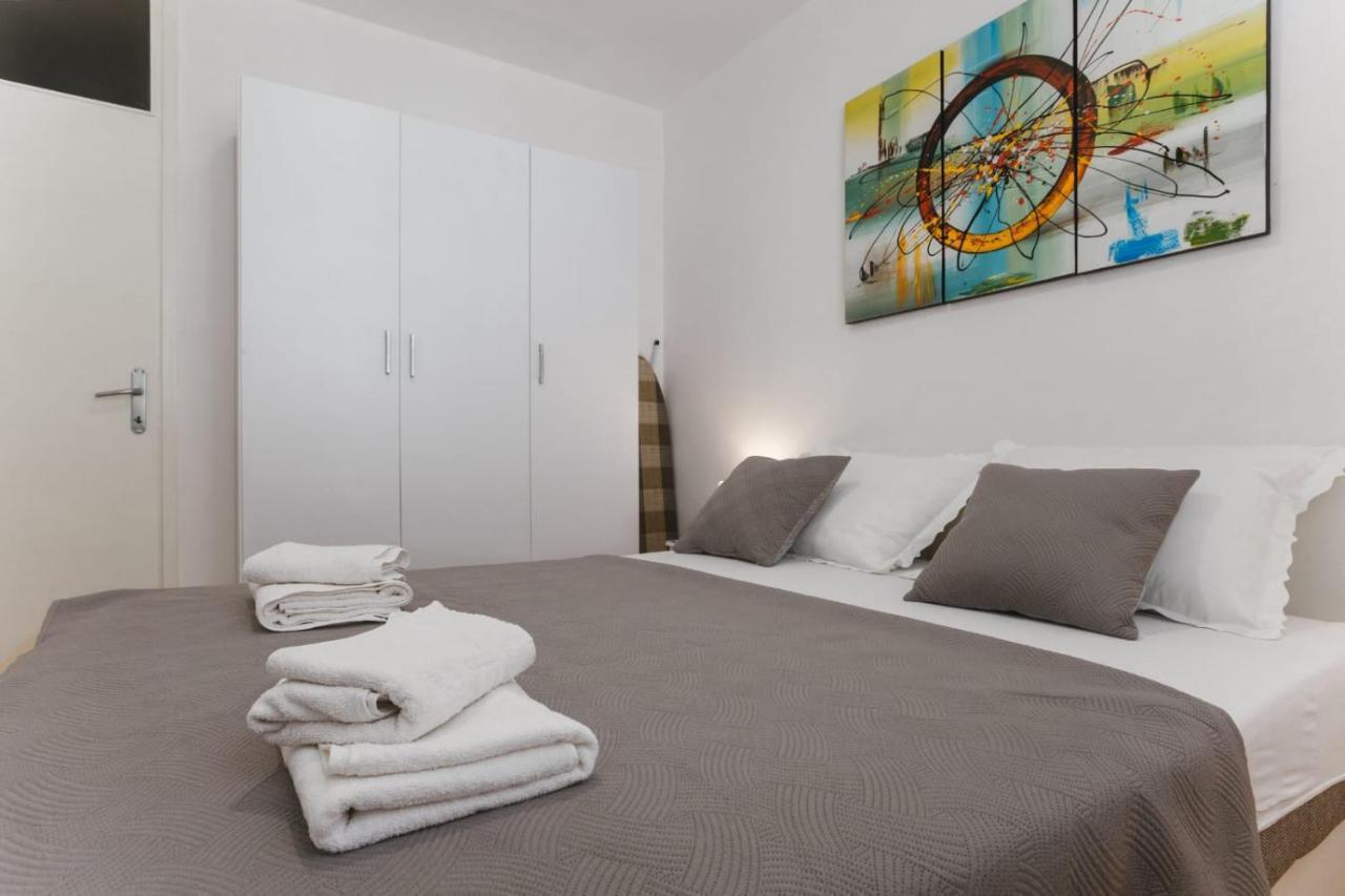 Apartment Bozic Омиш Экстерьер фото