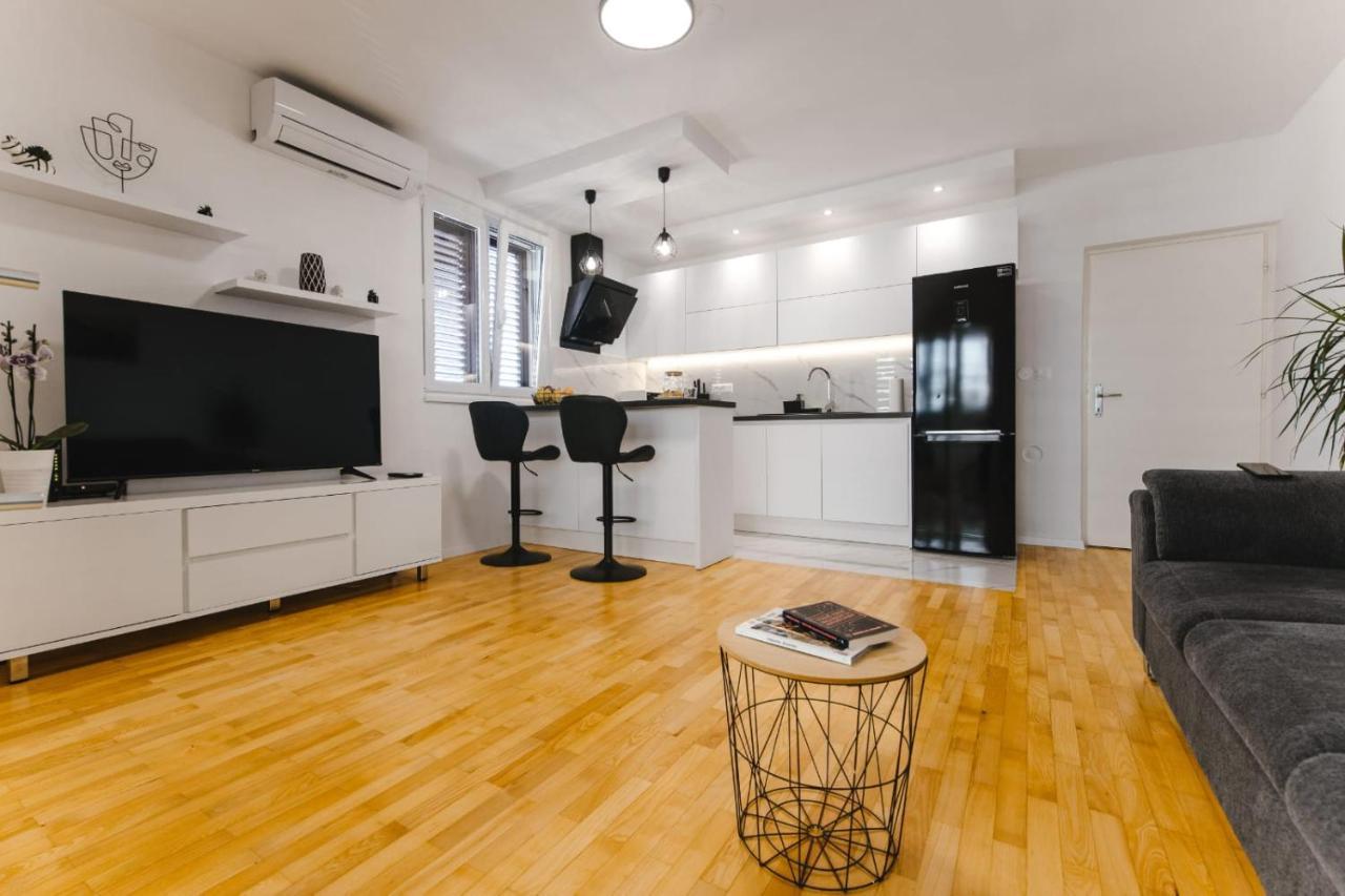 Apartment Bozic Омиш Экстерьер фото