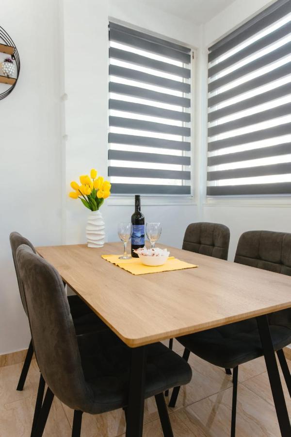 Apartment Bozic Омиш Экстерьер фото