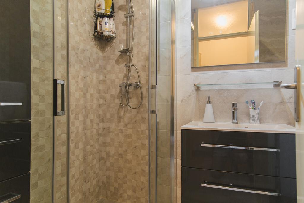 Apartment Bozic Омиш Экстерьер фото