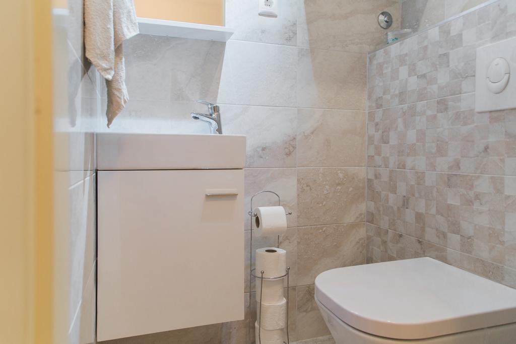 Apartment Bozic Омиш Экстерьер фото